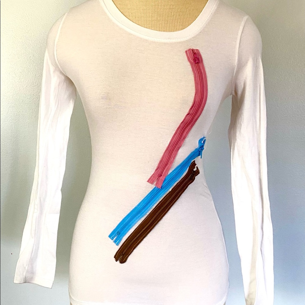 White long sleeves tee